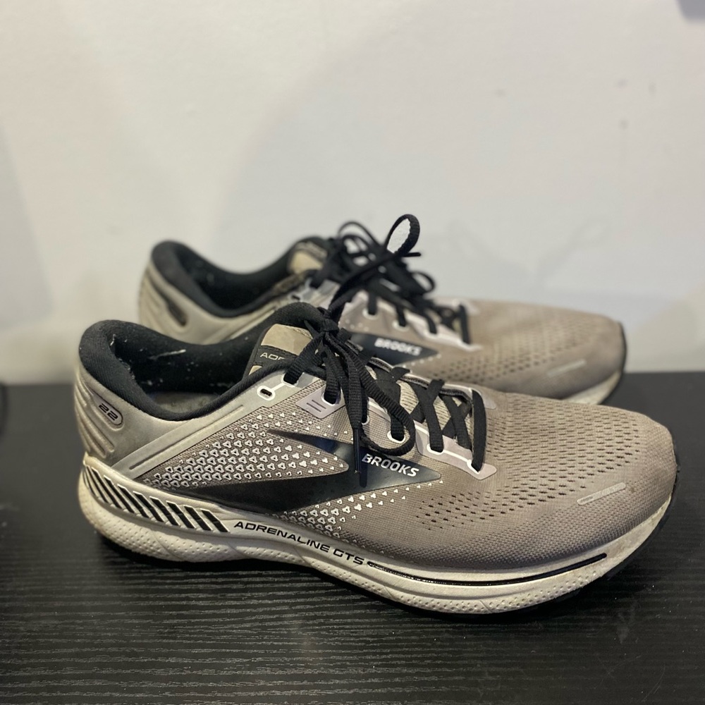 Brooks Adrenaline GTS 22 Sneakers Size 12 2E Men’s Wide Used Gray Black